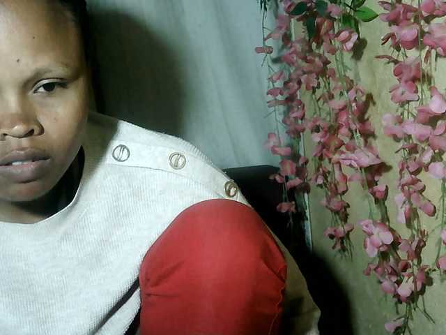 Pussy01lips live cam on BongaCams