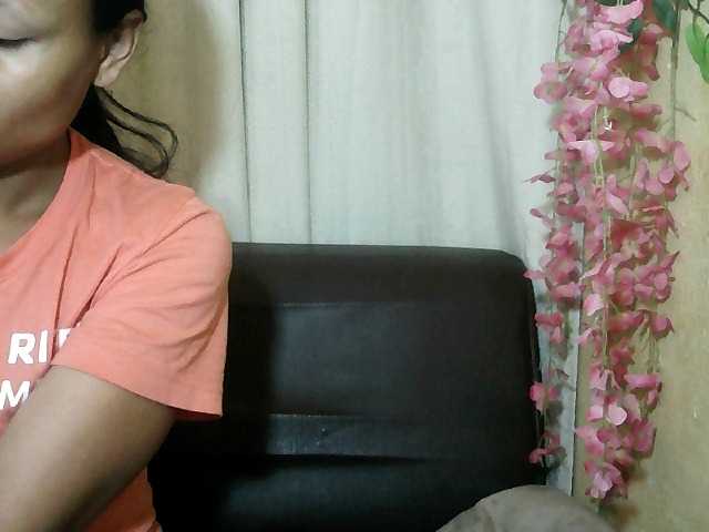 Pussy01lips live cam on BongaCams