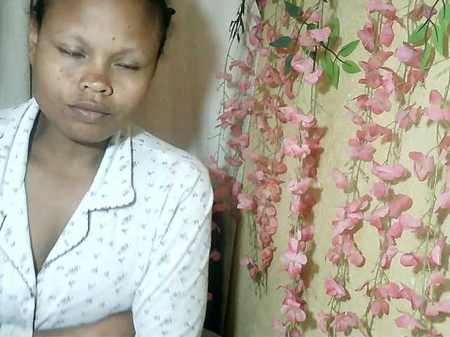 Pussy01lips live cam on BongaCams