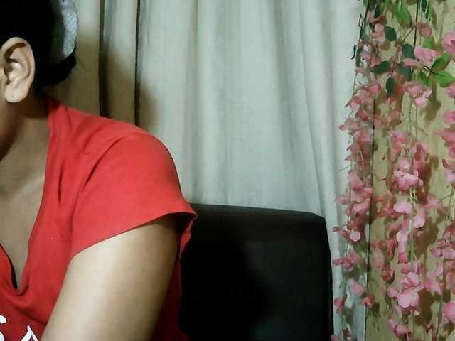 Pussy01lips live cam on BongaCams
