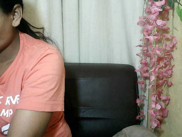 Pussy01lips live cam on BongaCams