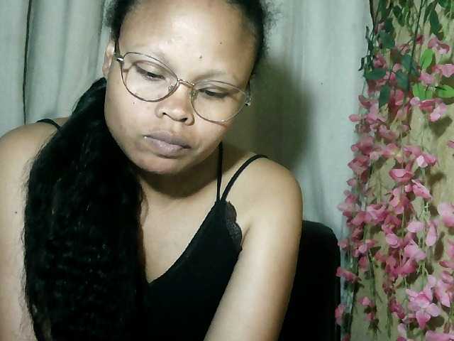 Pussy01lips live cam on BongaCams