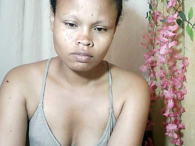 Pussy01lips's BongaCams show and profile