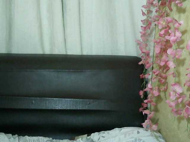 Pussy01lips live cam on BongaCams
