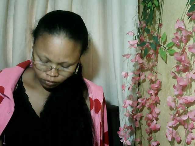Pussy01lips live cam on BongaCams