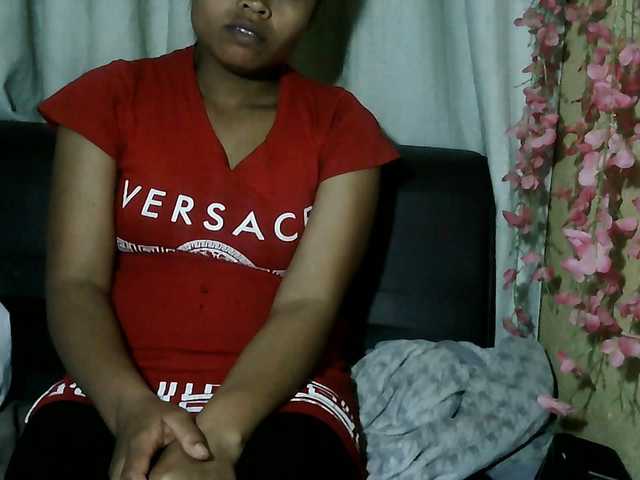 Pussy01lips live cam on BongaCams