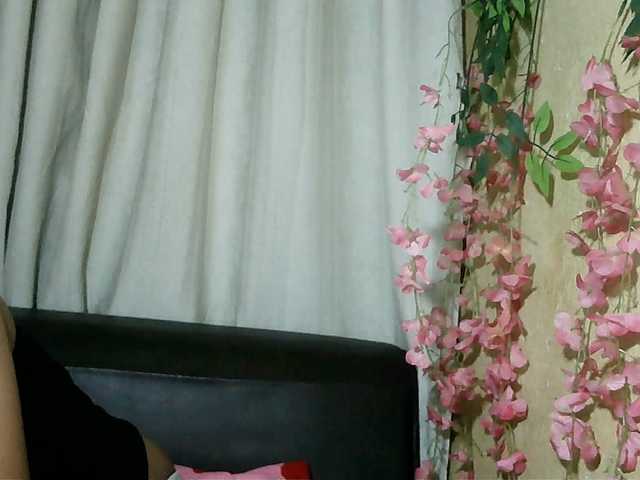 Pussy01lips live cam on BongaCams