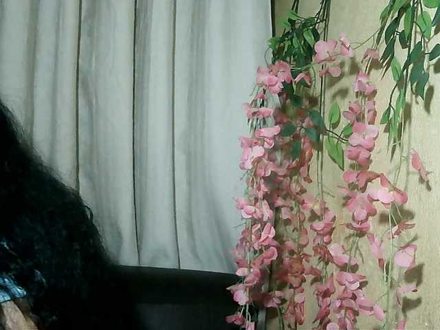 Pussy01lips live cam on BongaCams