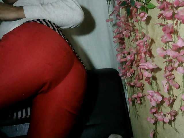 Pussy01lips live cam on BongaCams