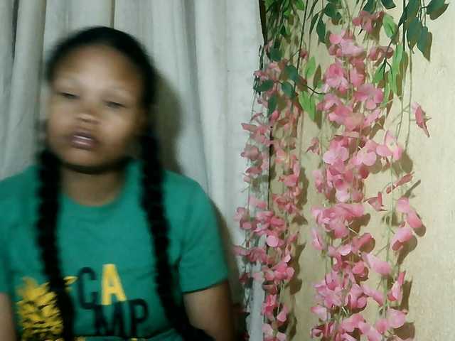 Pussy01lips live cam on BongaCams