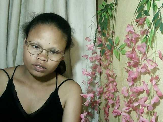 Pussy01lips live cam on BongaCams