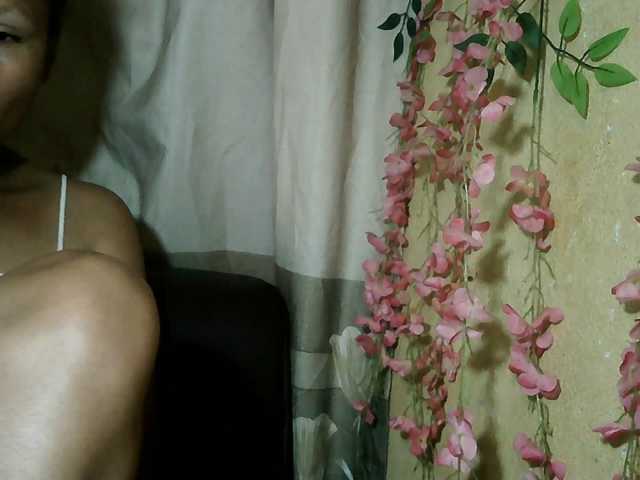 Pussy01lips live cam on BongaCams