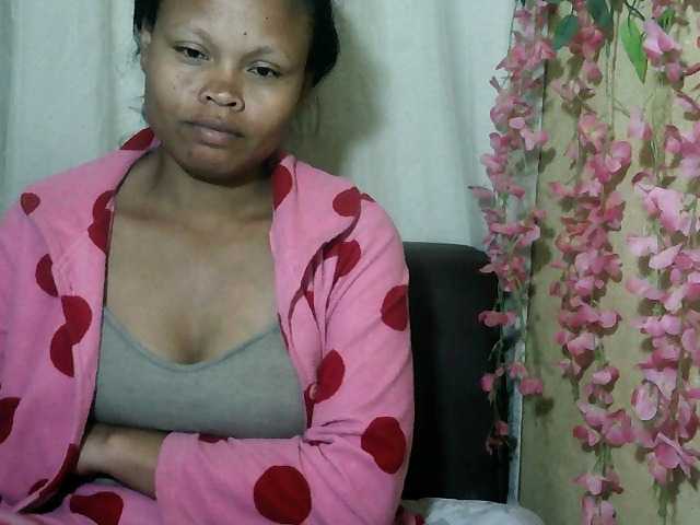 Pussy01lips live cam on BongaCams