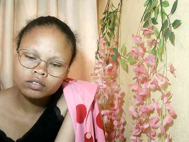 Pussy01lips webcam