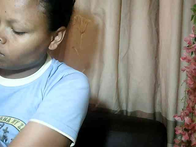 Pussy01lips webcam