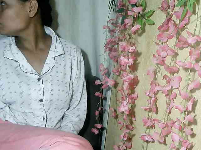 Pussy01lips webcam