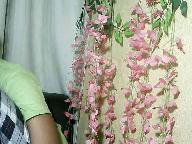 Pussy01lips webcam