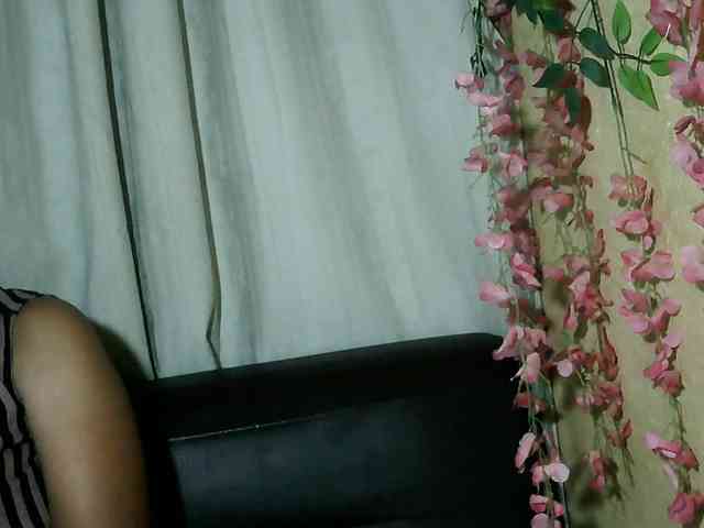 Pussy01lips webcam