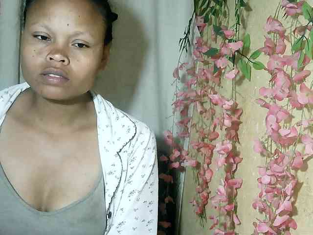 Pussy01lips webcam