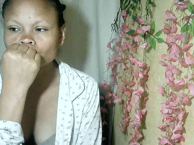Pussy01lips webcam