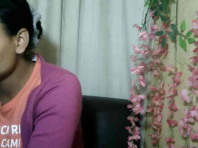 Pussy01lips webcam
