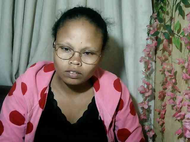 Pussy01lips webcam