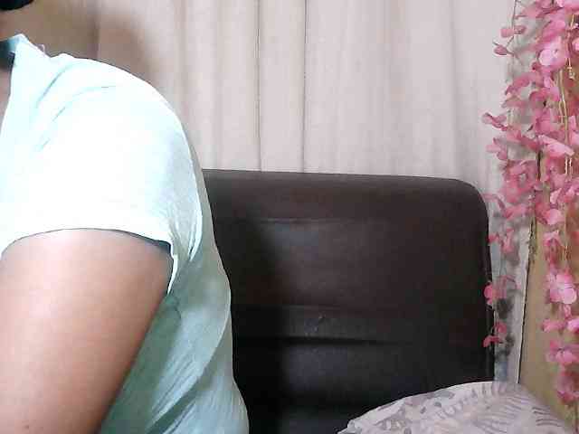 Pussy01lips webcam