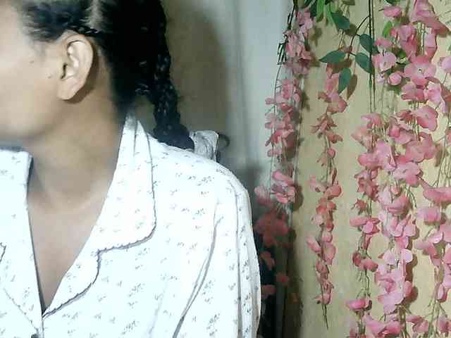Pussy01lips webcam