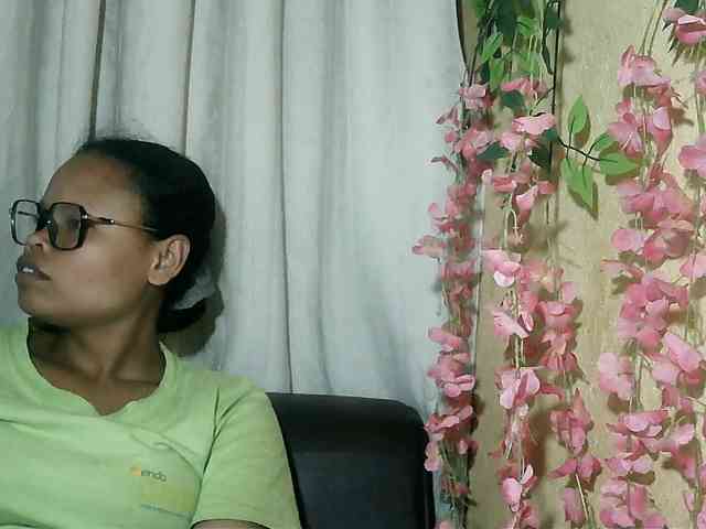 Pussy01lips webcam