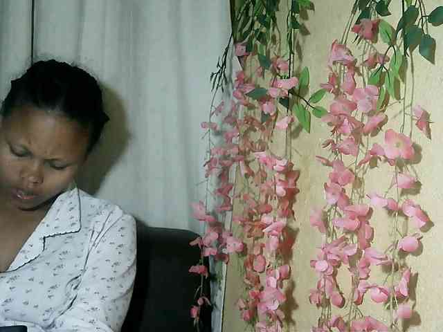 Pussy01lips webcam