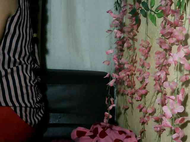 Pussy01lips webcam