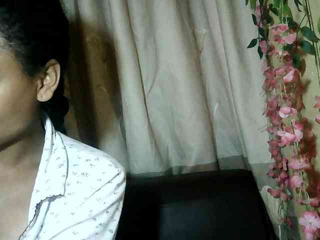Pussy01lips webcam