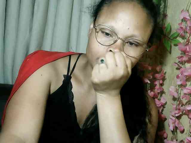 Pussy01lips webcam