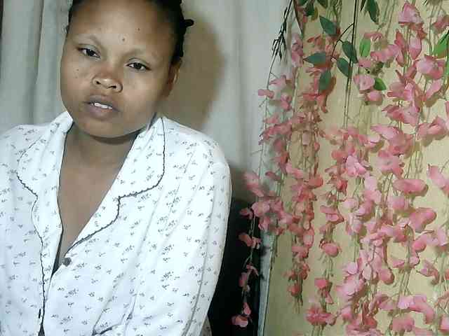 Pussy01lips webcam