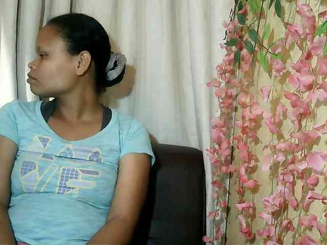 Pussy01lips webcam