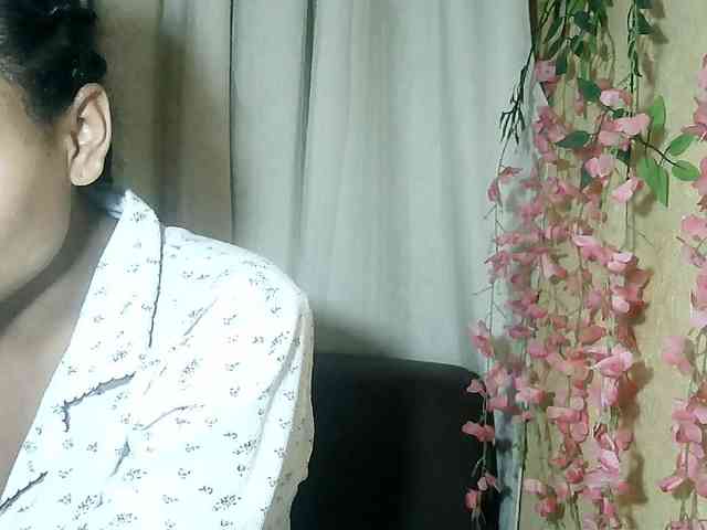 Pussy01lips webcam