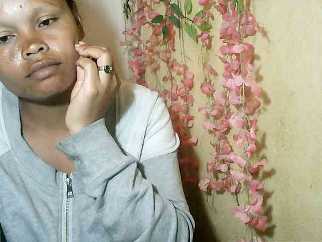 Pussy01lips webcam