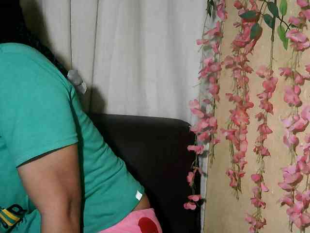 Pussy01lips webcam