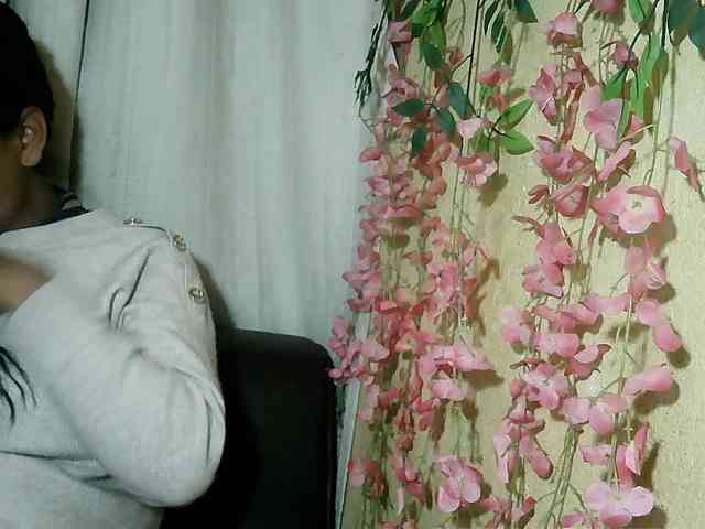 Pussy01lips webcam