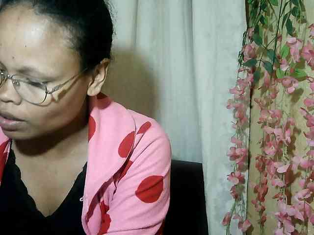 Pussy01lips webcam