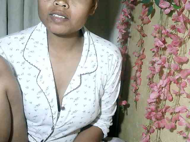 Pussy01lips webcam