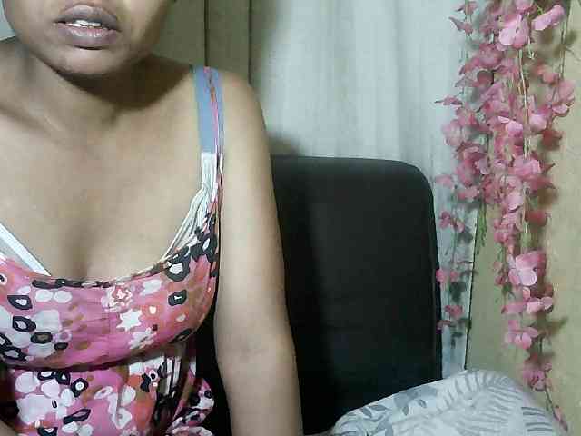 Pussy01lips webcam