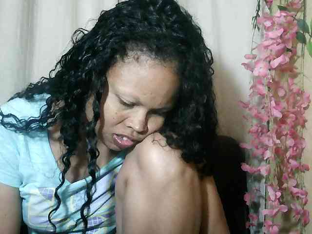 Pussy01lips webcam