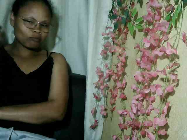 Pussy01lips webcam