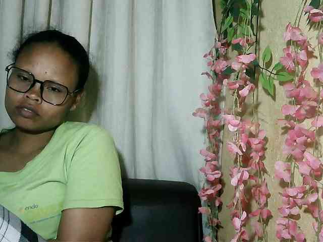 Pussy01lips webcam