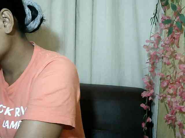 Pussy01lips webcam