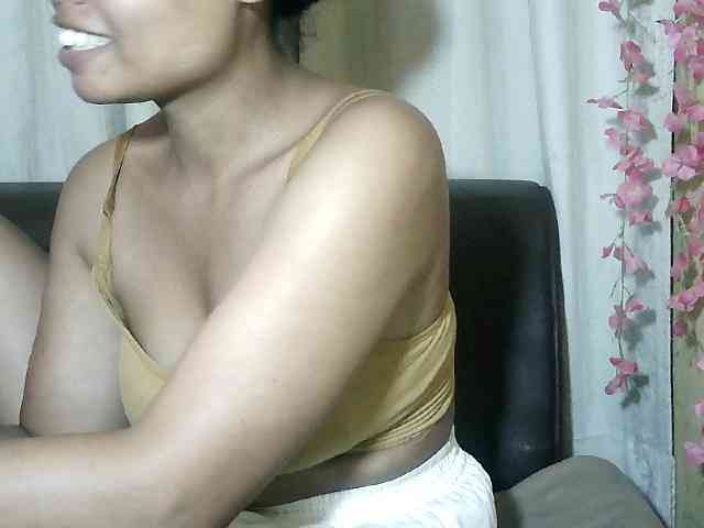 Pussy01lips webcam