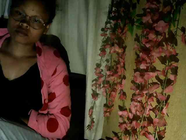 Pussy01lips webcam