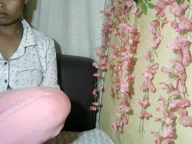 Pussy01lips webcam