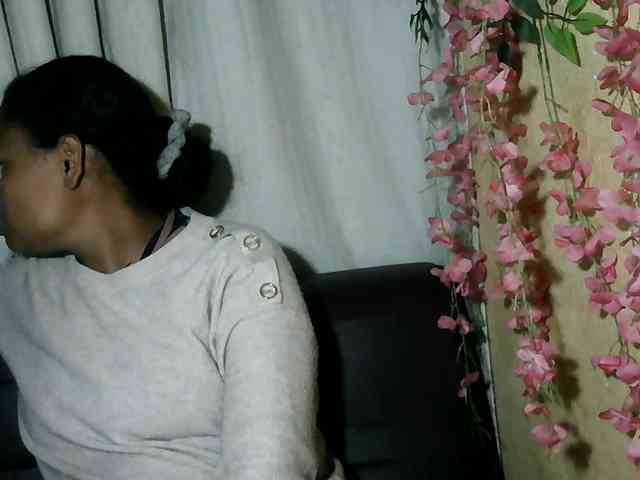 Pussy01lips webcam